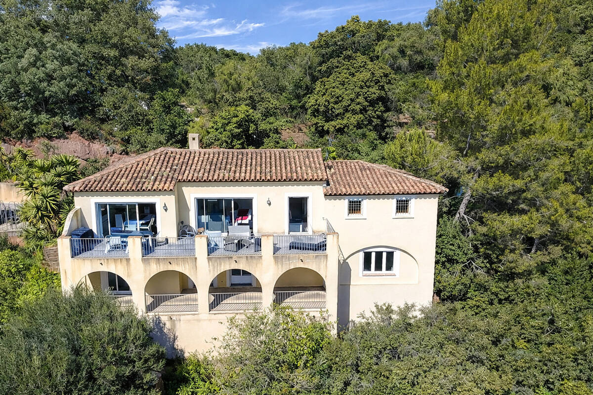 Maison à SOLLIES-VILLE