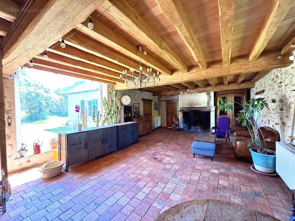 Maison à JANVILLE-SUR-JUINE