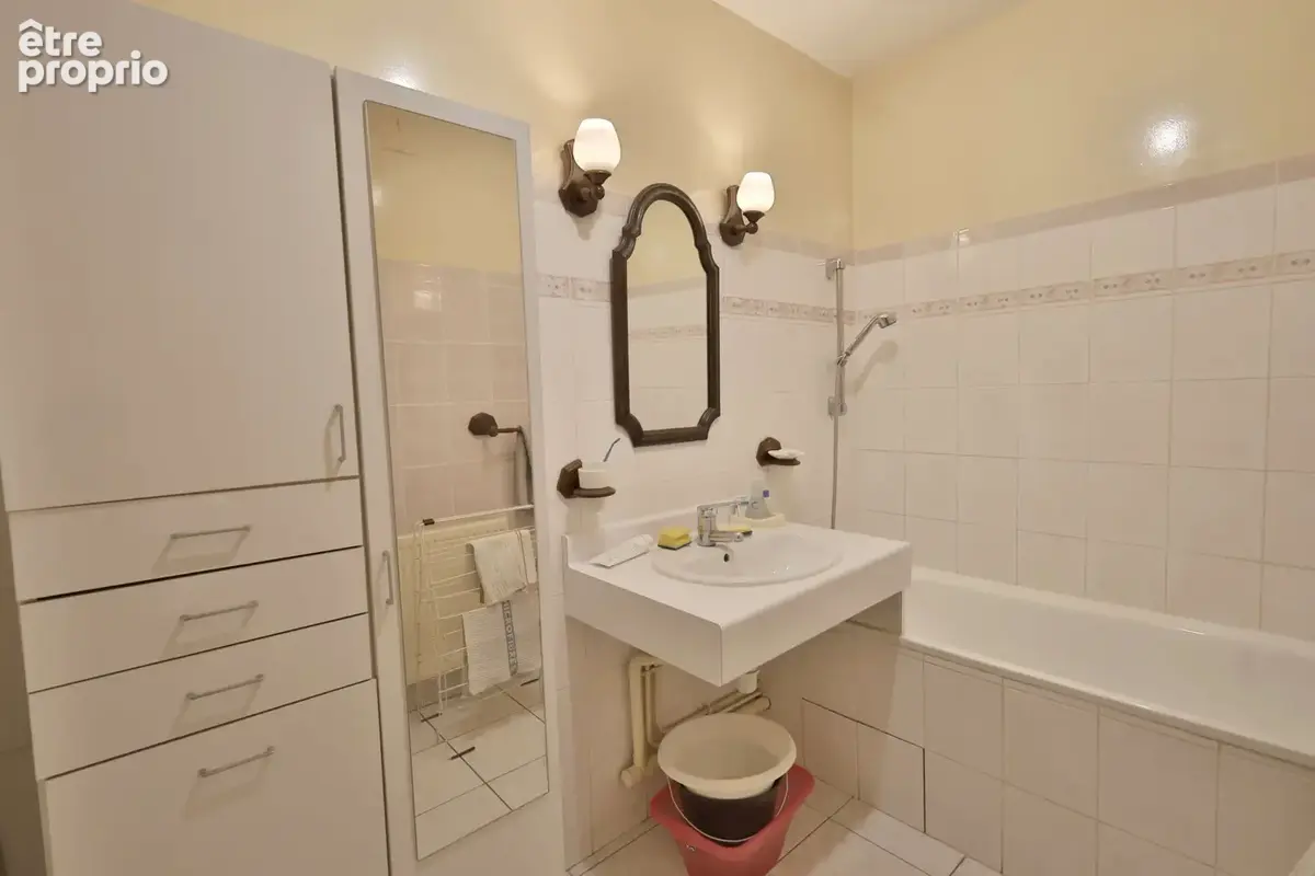 Appartement type T3 - 76,56 m2 habitables (loi carrez) - BALCON - GARAGE. - photo 12