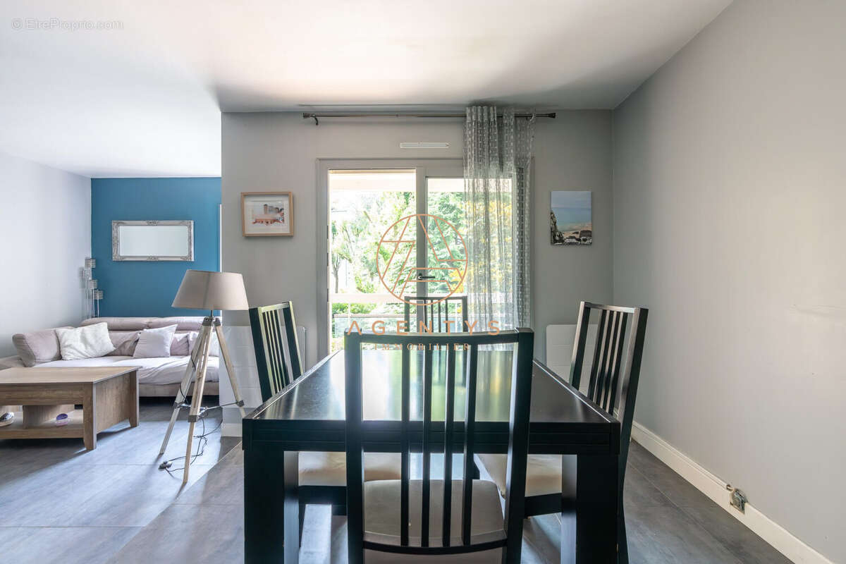 Appartement à NOGENT-SUR-MARNE