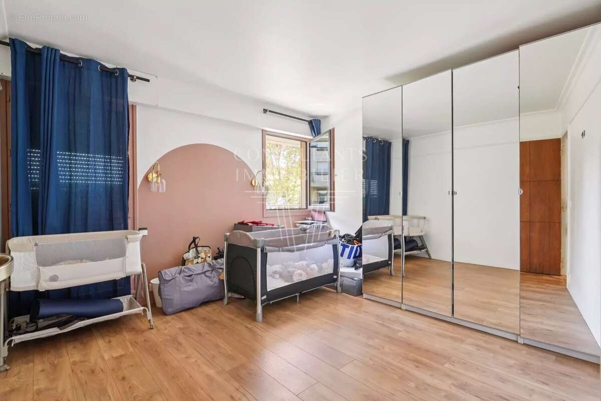 Appartement à LEVALLOIS-PERRET