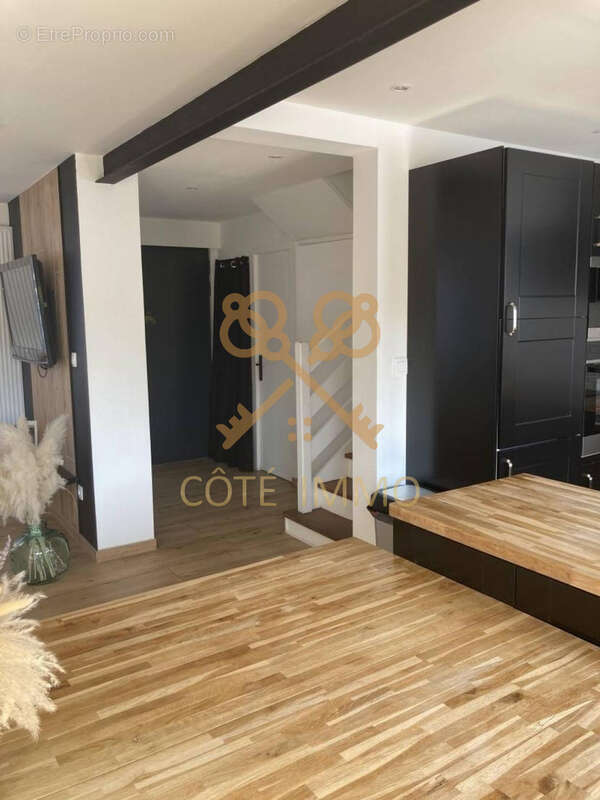 Autre à COURCELLES-LES-LENS