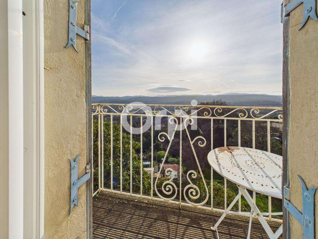 Appartement à MONTAUROUX