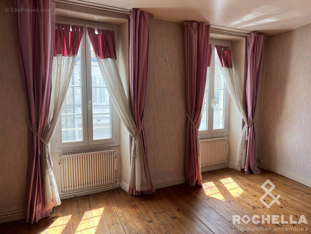 Maison 86 m² à Saint-Jean-D'angely  - photo 4
