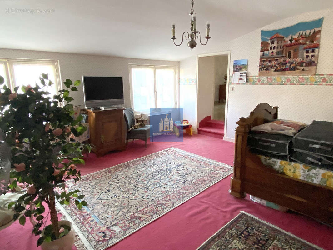 Maison à MONTREUIL-BELLAY