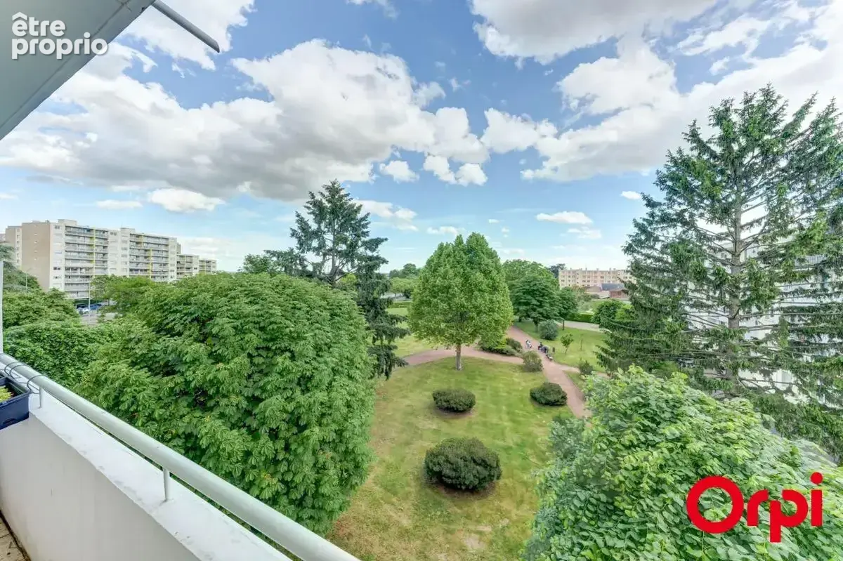 Appartement type T3/T4 vendu loué de plus de 63 m2 avec balcon à Bron Marne/Pagère - photo 4