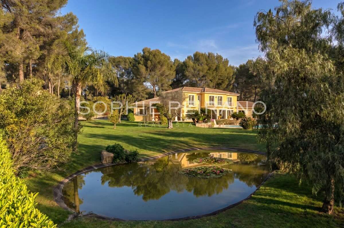 Maison à MOUGINS