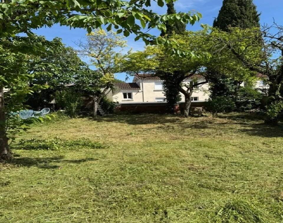 Terrain à CASTELNAUDARY