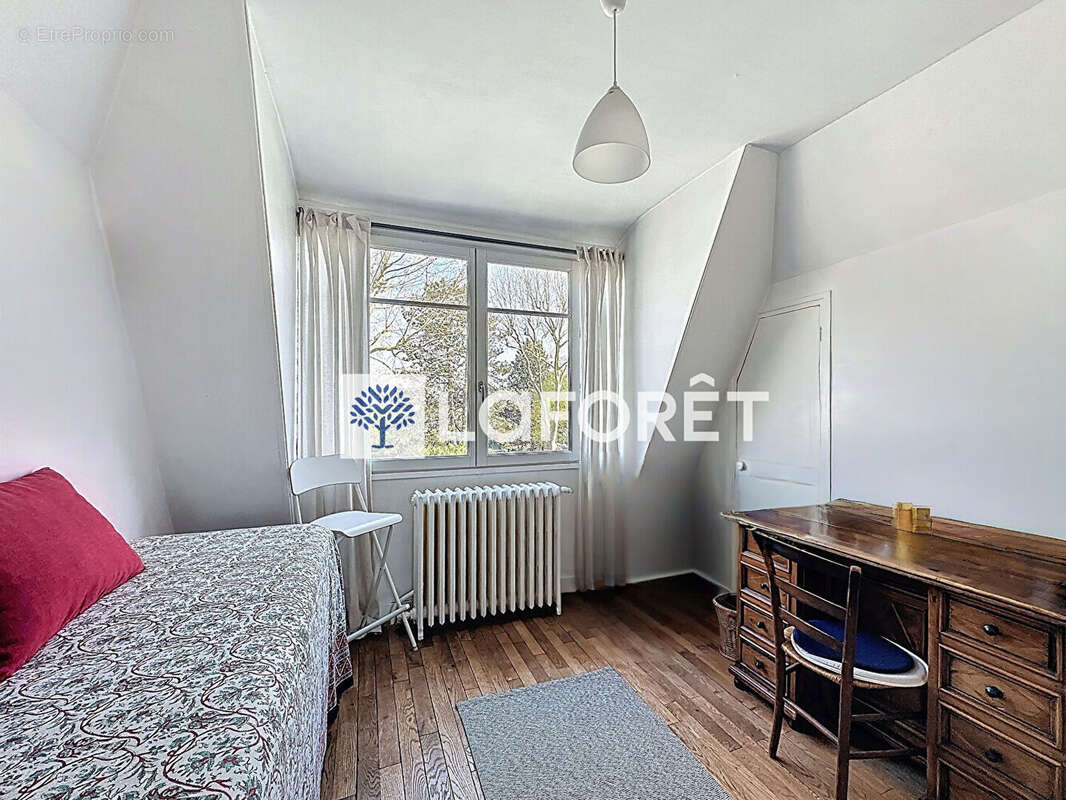 Maison à SAINT-NOM-LA-BRETECHE