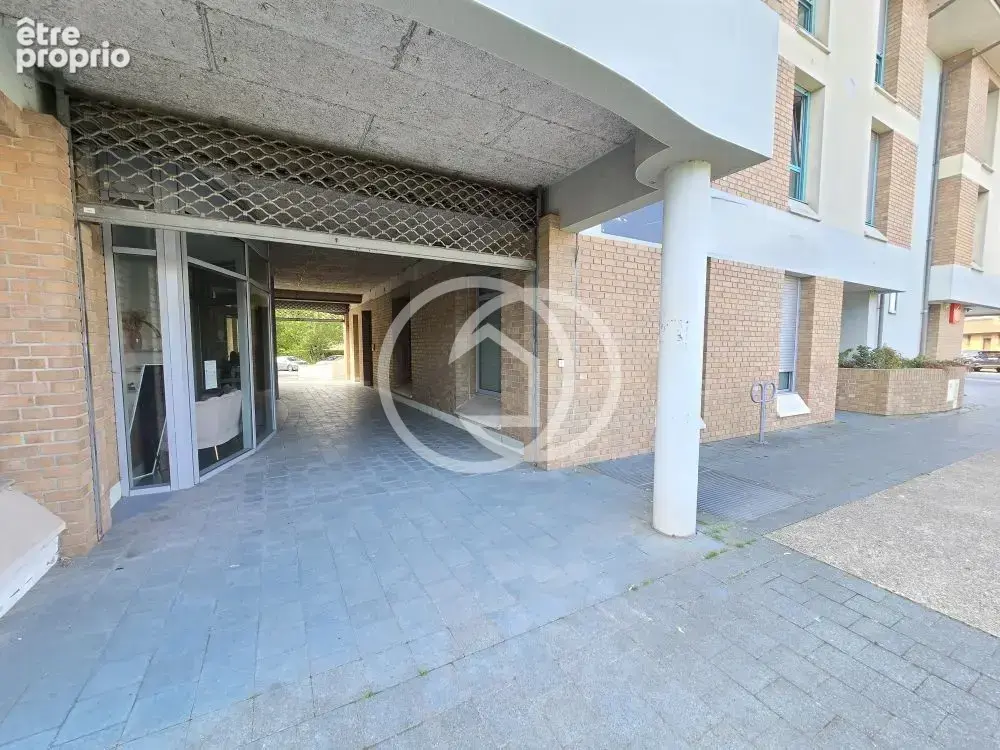 Local professionnel de 92m2 à LOOS EN GOHELLE - photo 4