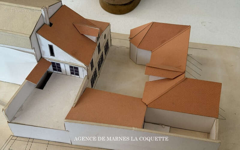 Maison à VILLE-D'AVRAY