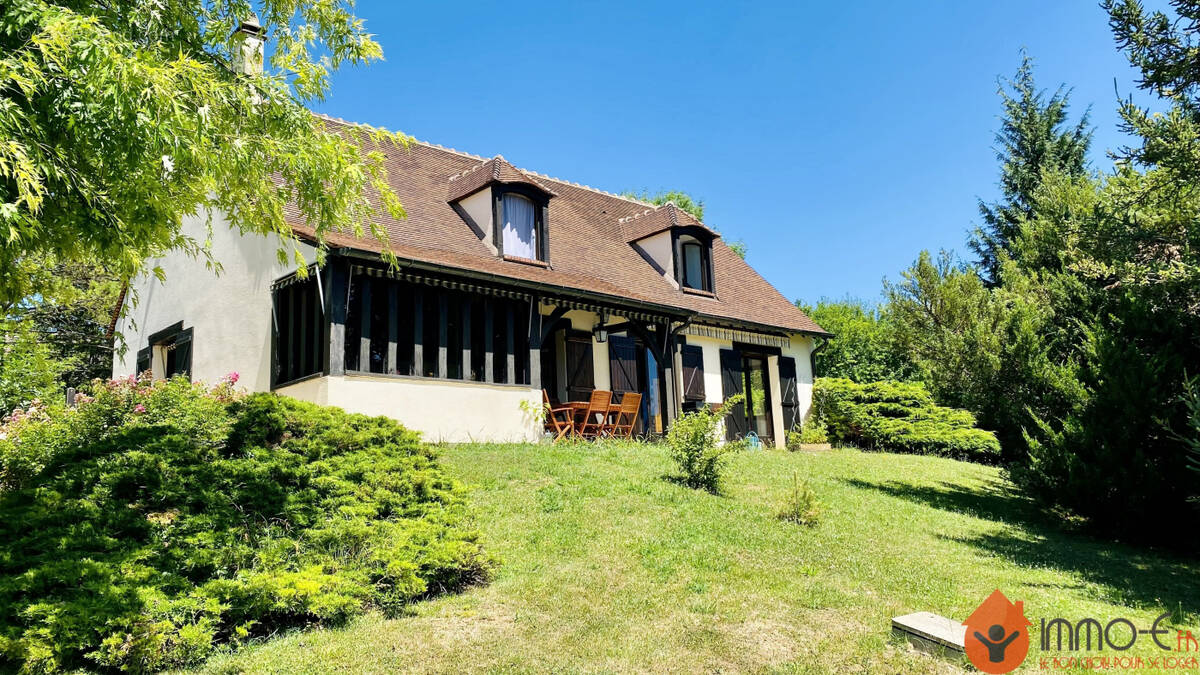 Maison à CONDE-SAINTE-LIBIAIRE