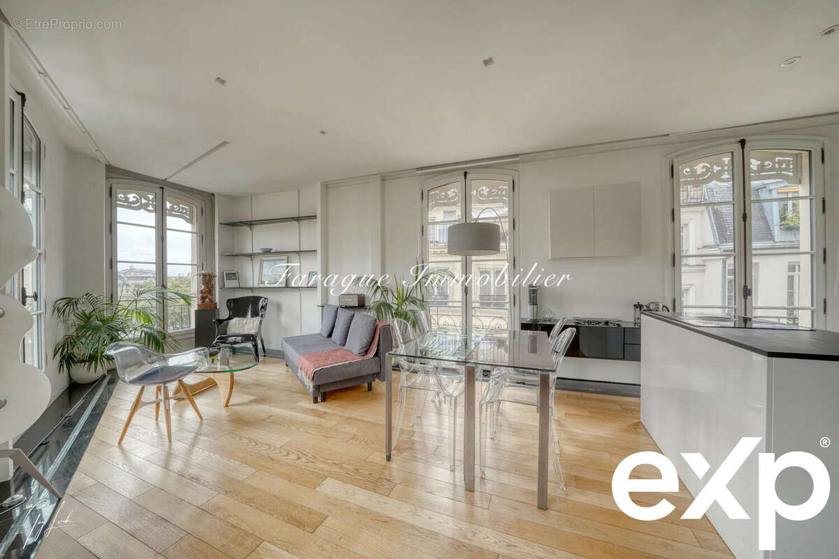 Appartement à PARIS-2E