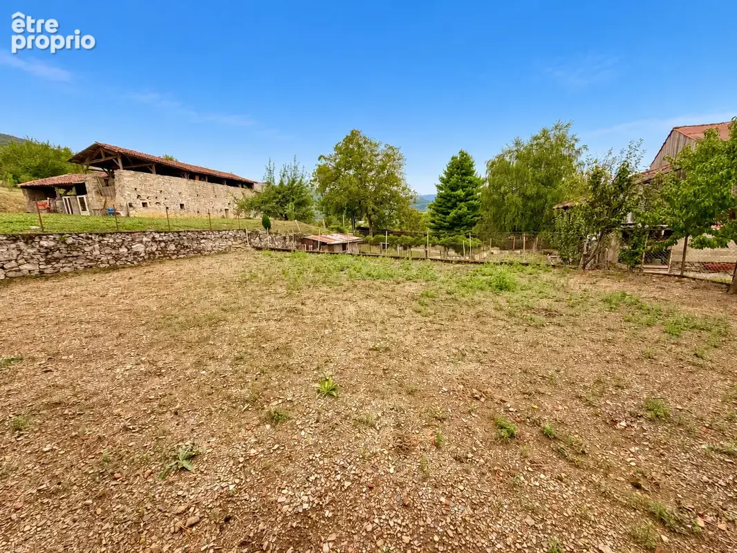 Ensemble immobilier avec deux maisons et nombreuses dépendances - photo 5