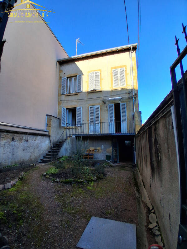 Appartement à CHARLIEU