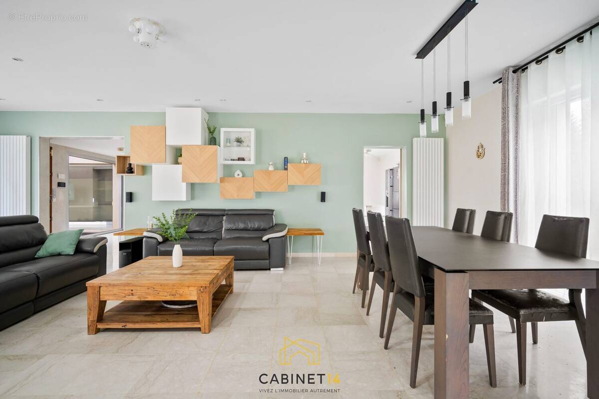 Maison à VARENNES-JARCY