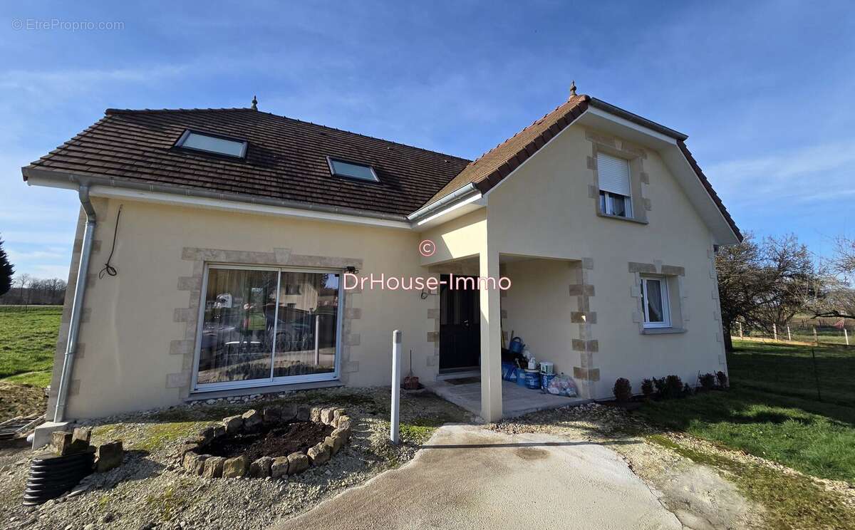 Maison à LUSIGNY-SUR-BARSE