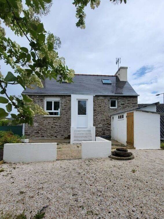 Maison à PLOUGONVELIN