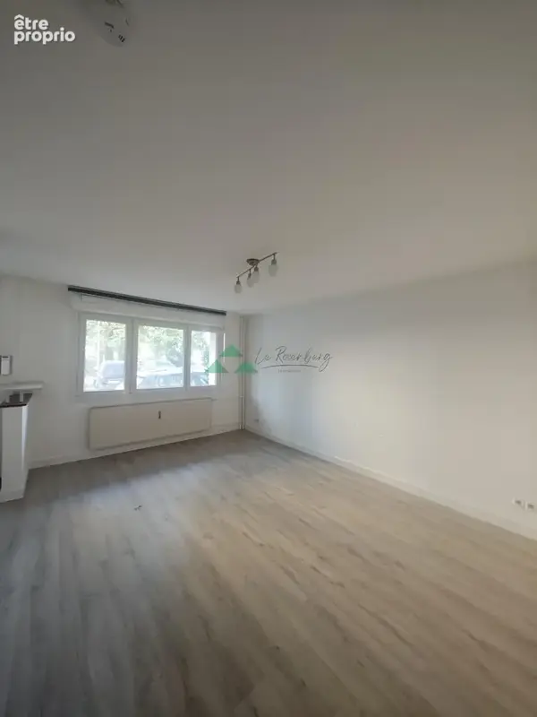 Studio de 24,89 m2 avec cave, idéalement situé à proximité de toutes les commodités. - photo 2