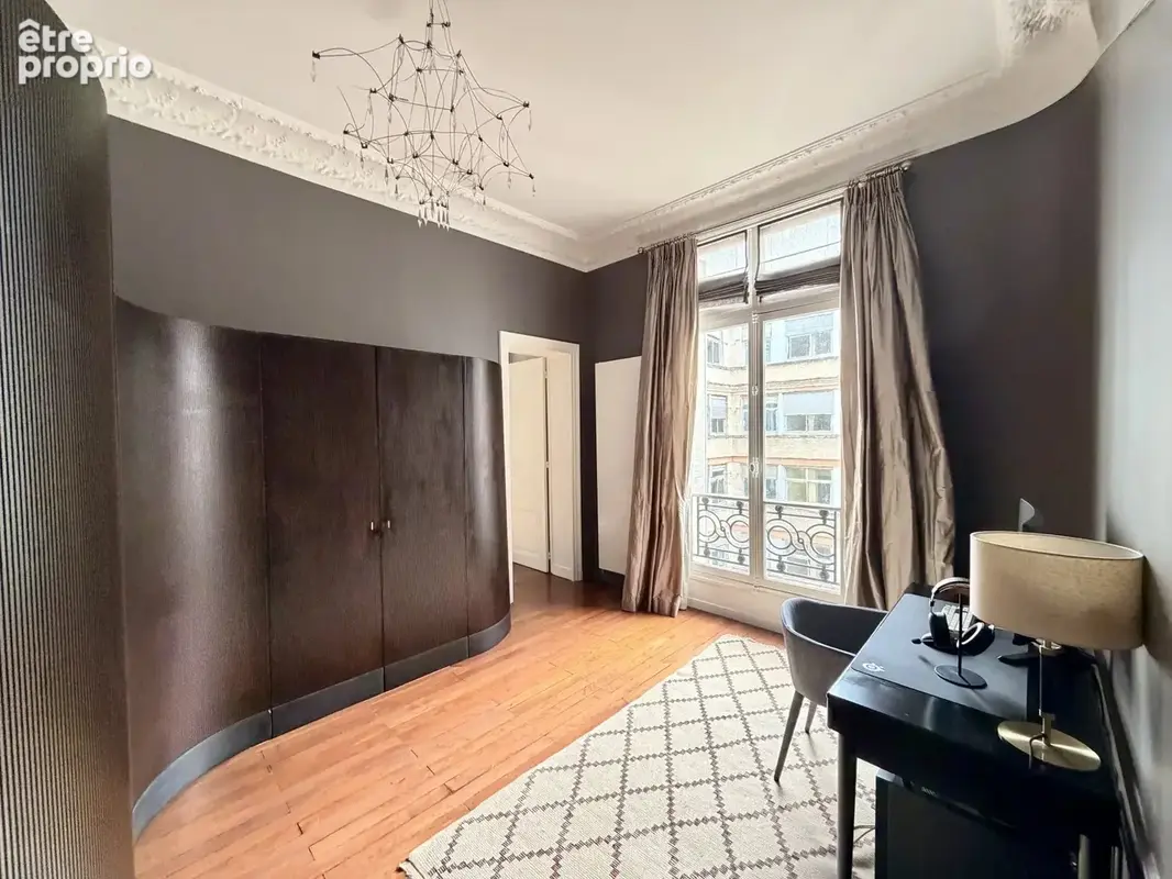 Paris 16 . Foch - Pergolèse, belle rénovation,  plein Sud            150 m2 / 3 chambres - 4ème étage - photo 14