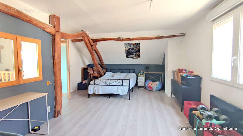 L'élégance d'une grande maison de village Normande en Pierre de Taille de 298 m² à réinventer - photo 13
