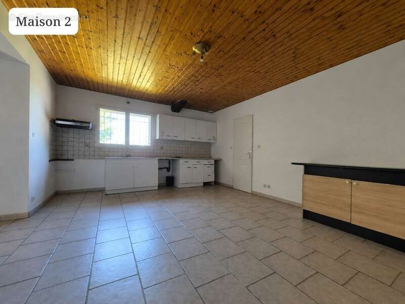 Ensemble immobilier avec 3 maisons sur 5 110 m² – Moragne 17430 - photo 10