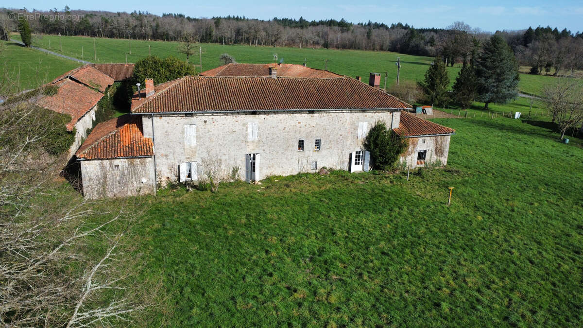 Maison à MAISONNAIS-SUR-TARDOIRE