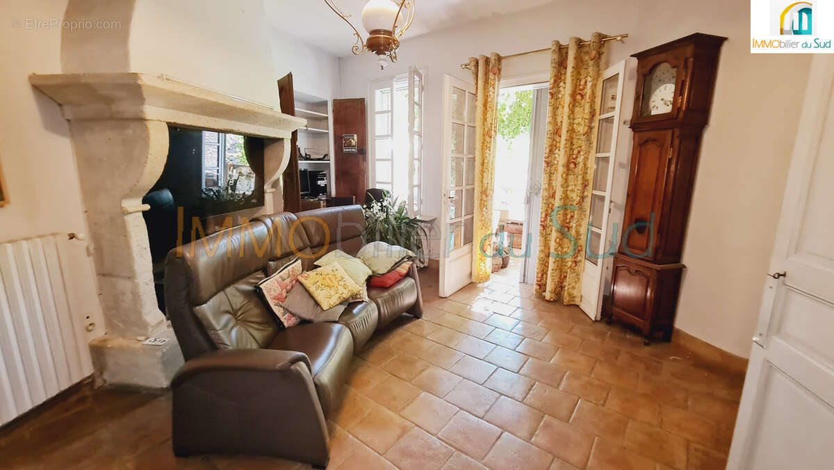 Maison à LEZAN