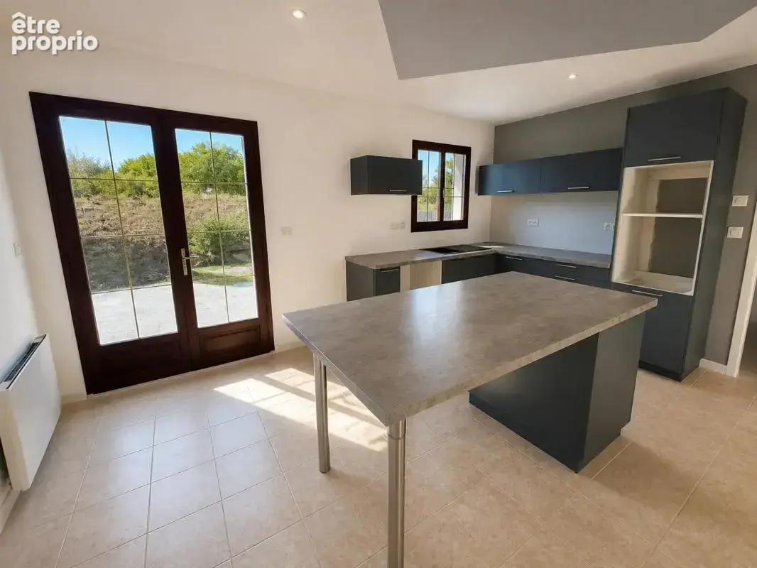 Maison de 4 pièces de 120 m² à Bourges - photo 4