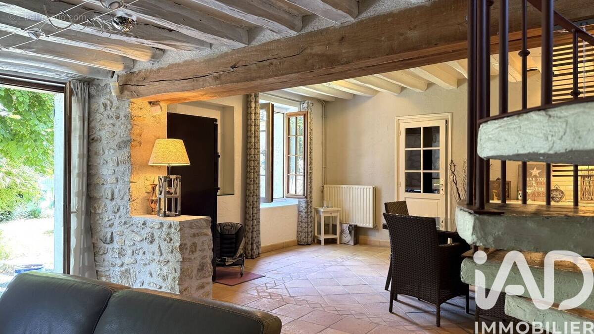 Photo 1 - Maison à SALINS