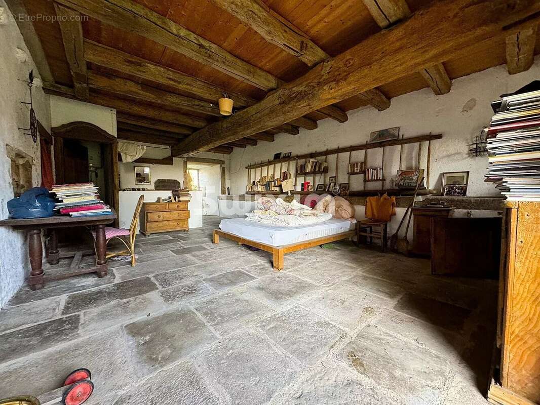 Maison à AVALLON