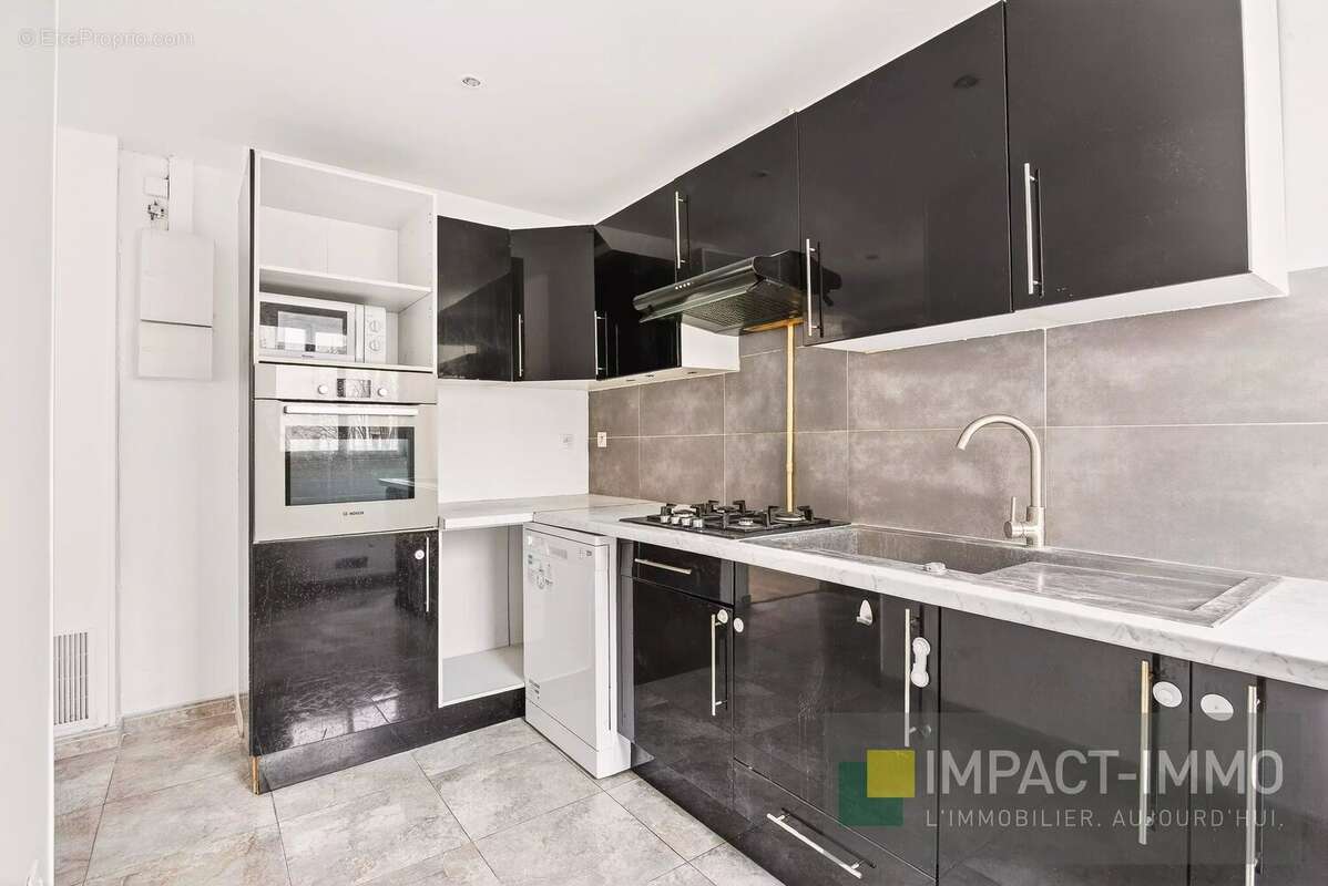 Appartement à COURBEVOIE