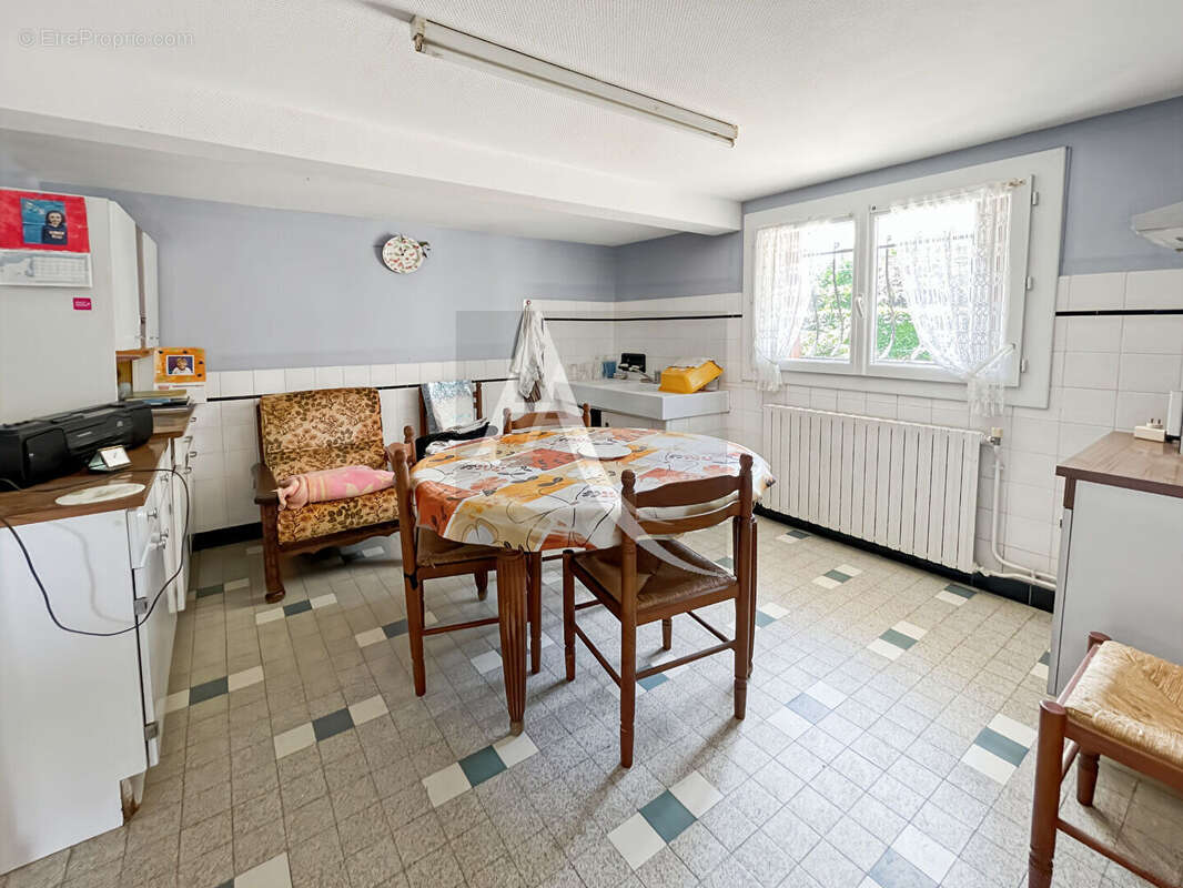 Maison avec dépendance et joli terrain - 3 chambres - photo 7