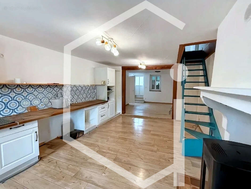 Maison à COSNE-COURS-SUR-LOIRE