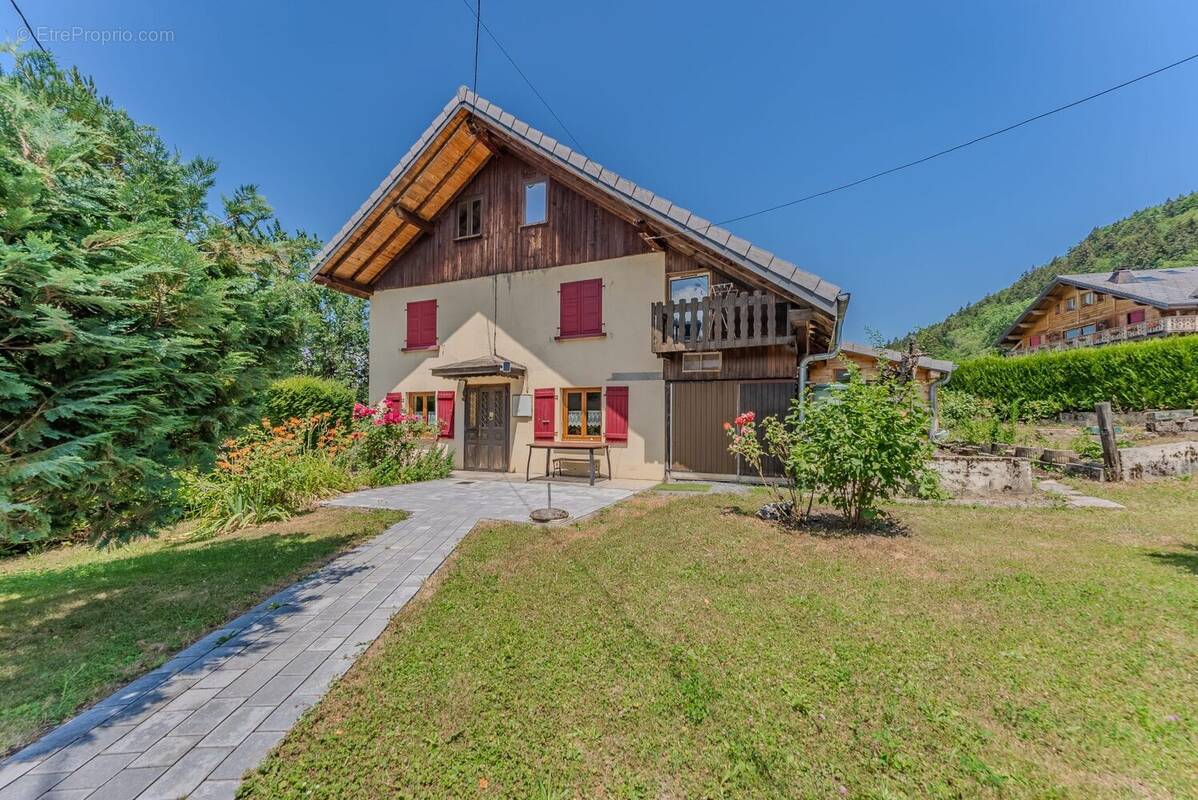 Maison à CHEVENOZ