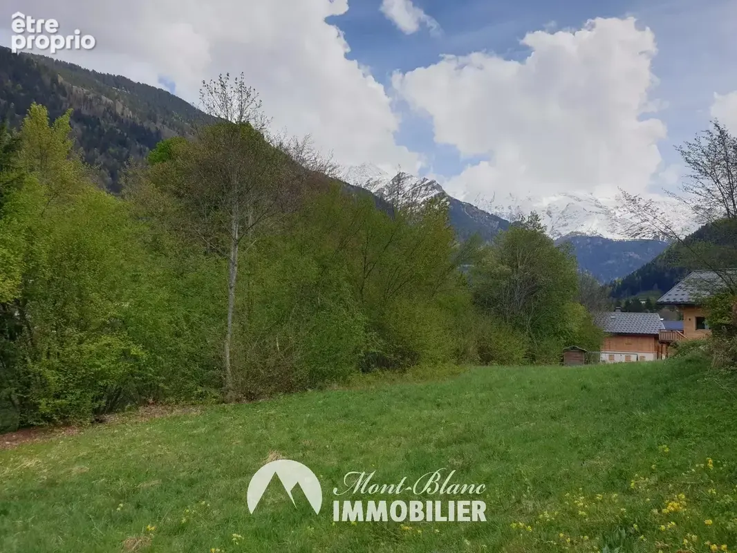 Photo Terrain à Saint-Gervais-Les-Bains au prix de 295 000€
