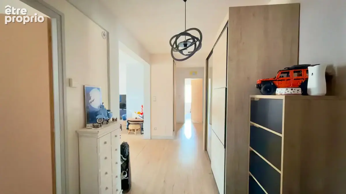 Saint-Dié-des-Vosges - Appartement T3 de 92,8 m² vendu loué, avec terrasse, parking et cave - photo 7