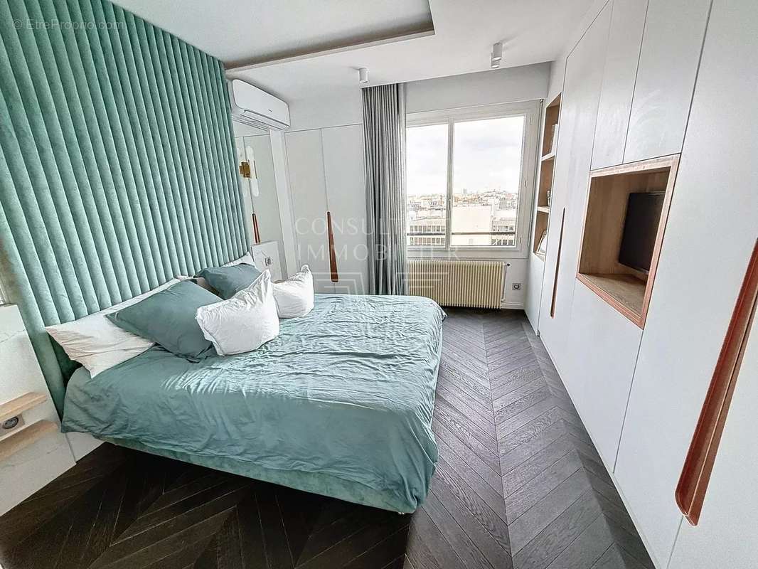 Appartement à NEUILLY-SUR-SEINE