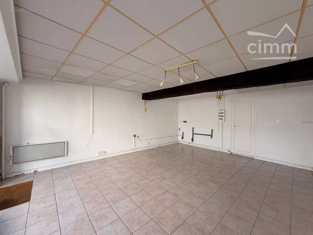 Immeuble de rapport avec local commercial loué et deux appartements - photo 12