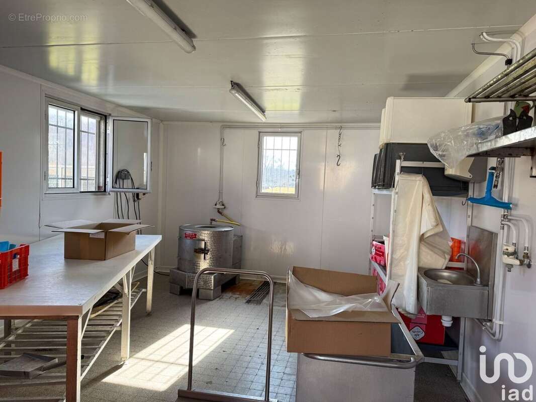 Photo 6 - Commerce à IGON