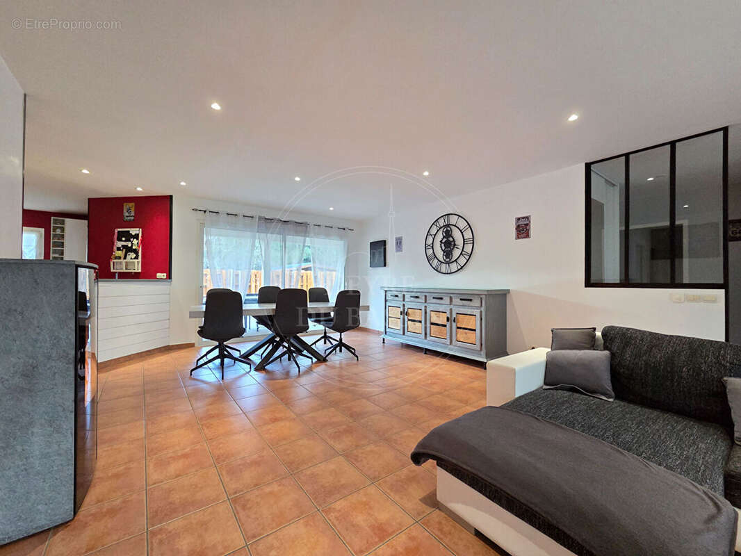 Maison 133 m² + T2 Mios + double garage - photo 6