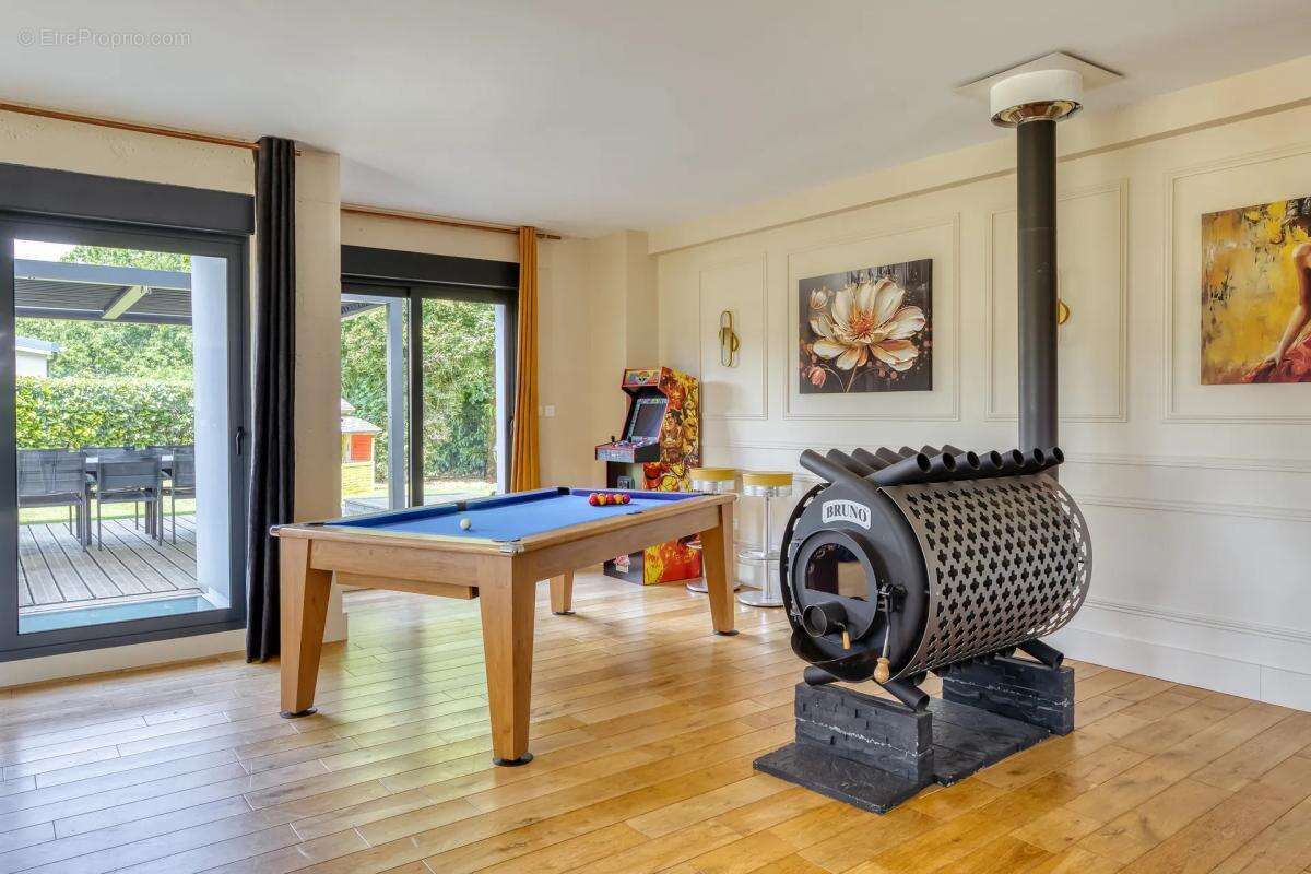Maison de 7 pièces de 250 m² situé à Caumont - photo 3