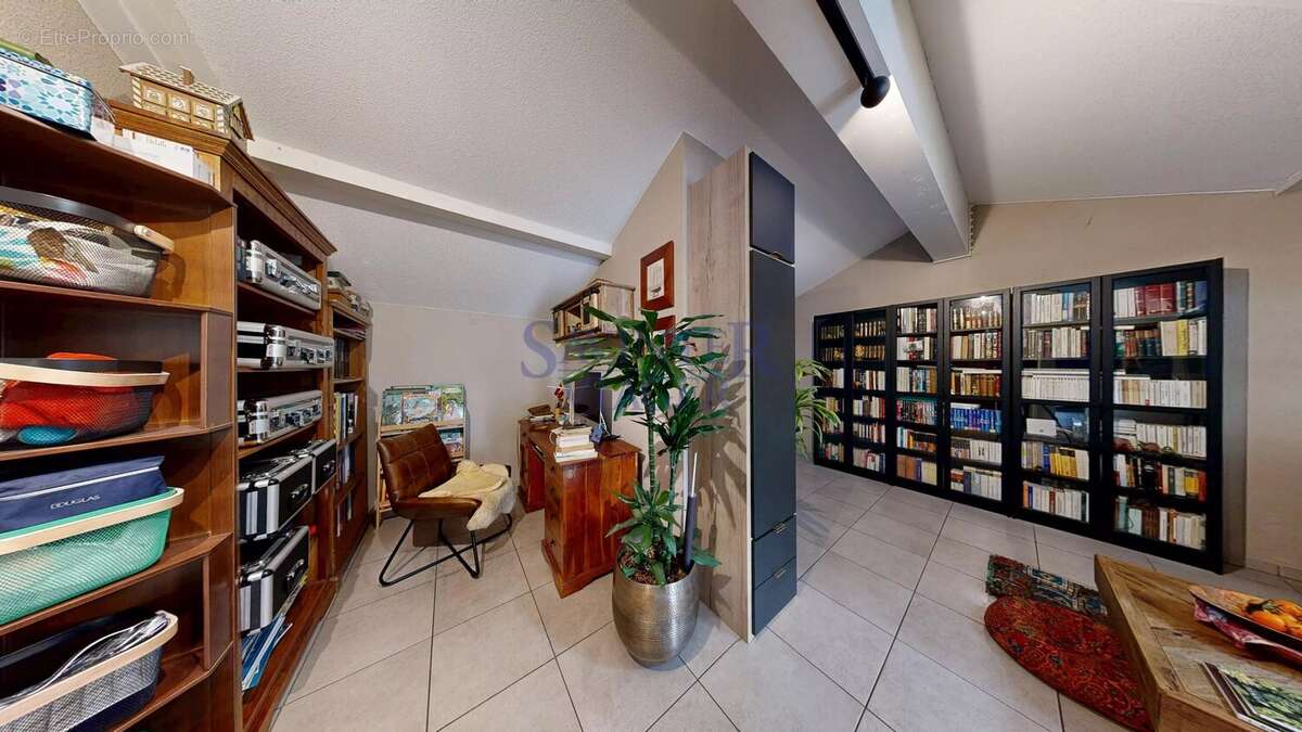 Attique T5 en duplex avec grandes terrasses et 2 garages – Bonneville- libre de suite - photo 7