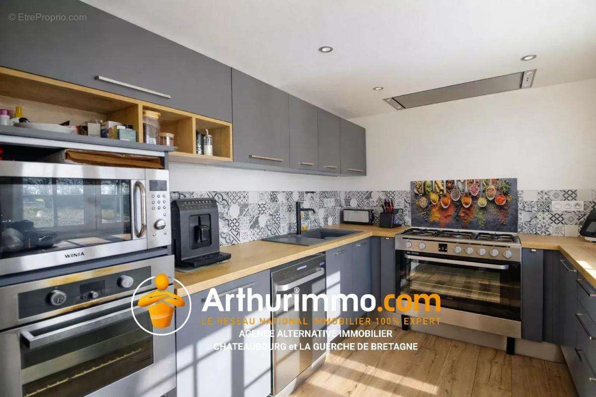 Maison à ARGENTRE-DU-PLESSIS