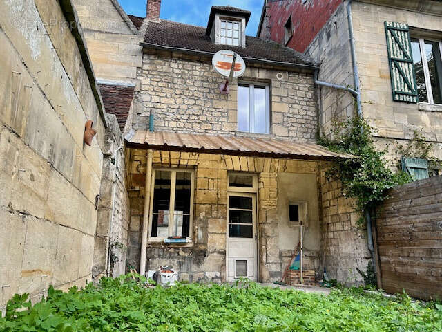 Maison à CIRES-LES-MELLO