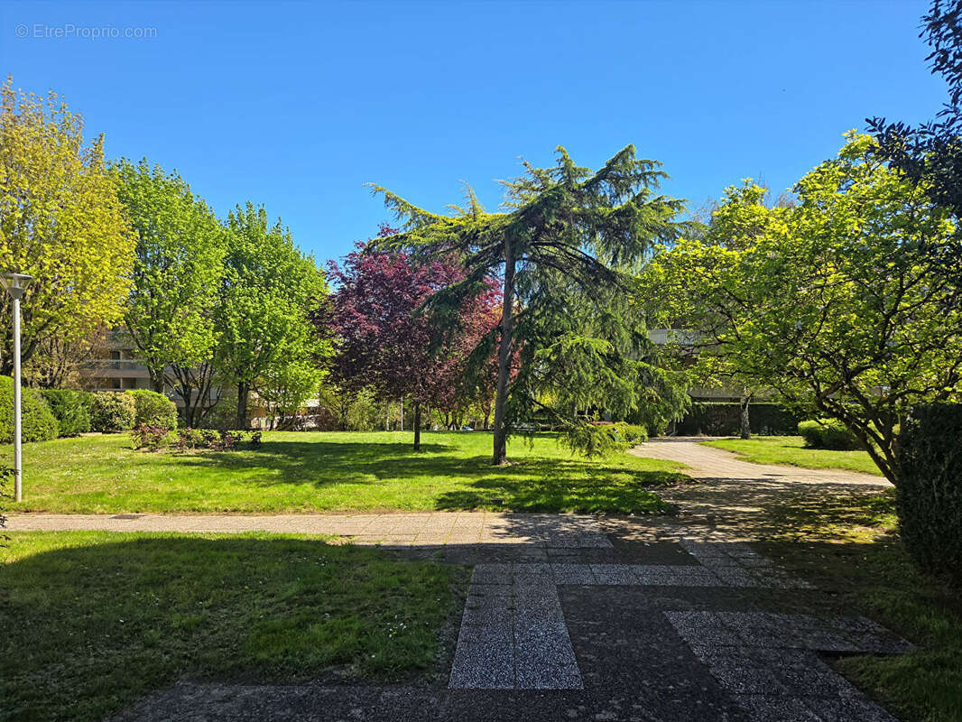 Appartement à VERRIERES-LE-BUISSON