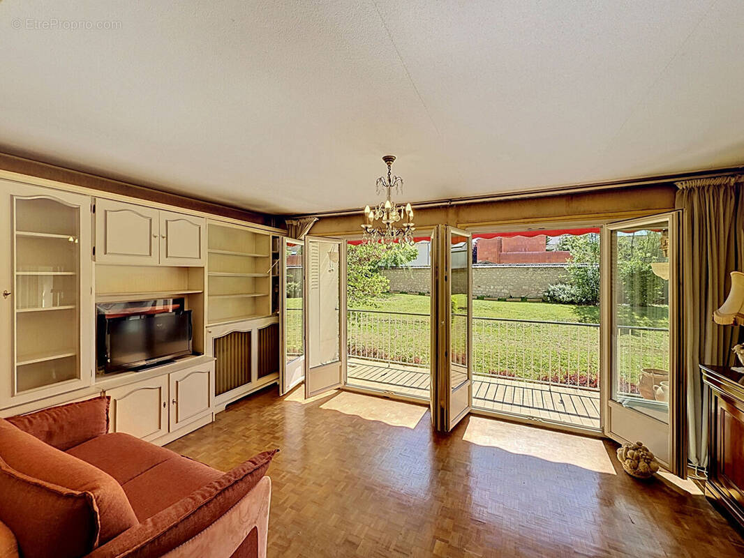 Appartement à SAINT-MAUR-DES-FOSSES