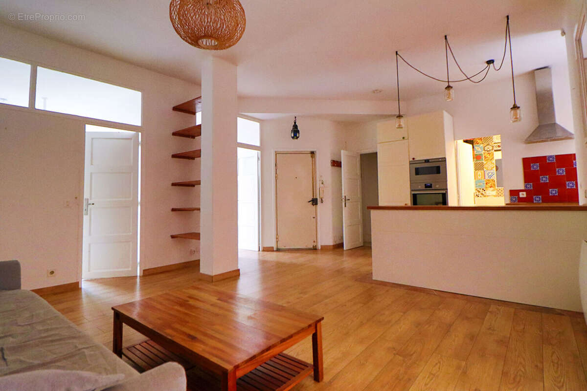 Appartement à MARSEILLE-7E