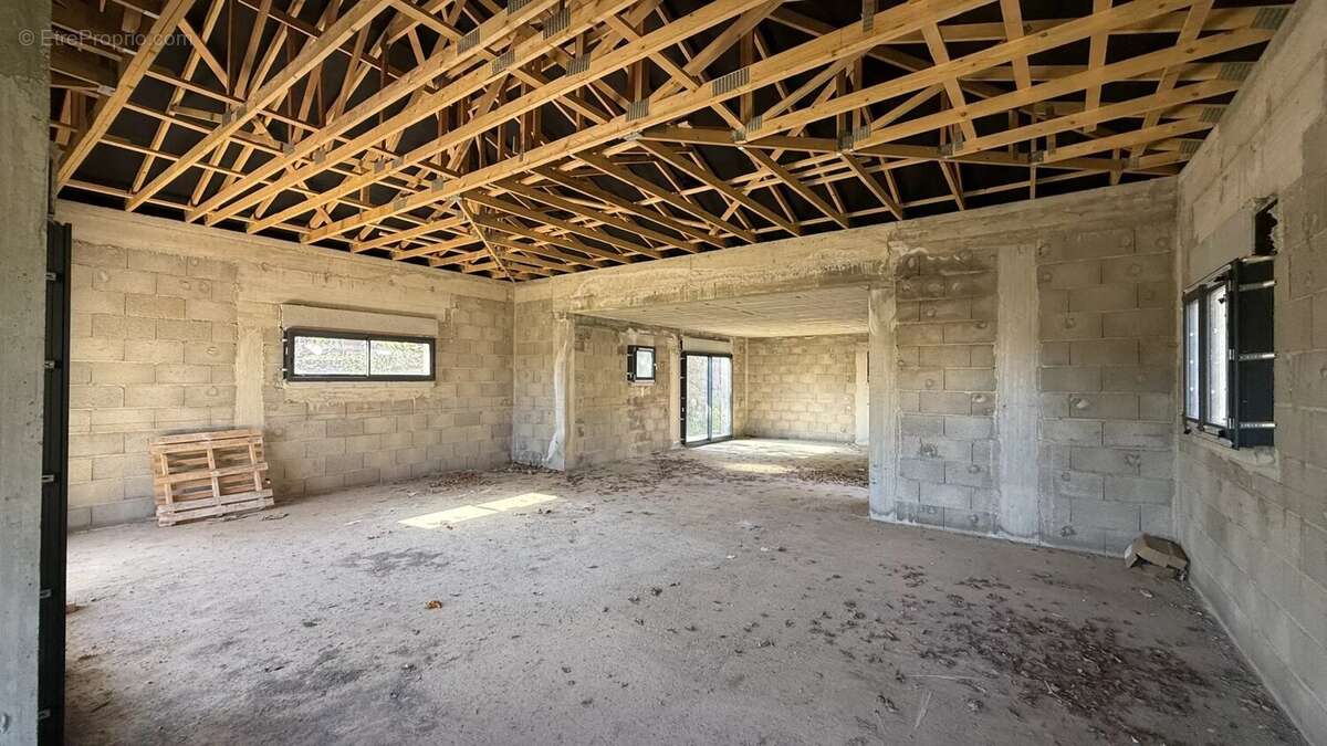 Maison à SANTA-LUCIA-DI-MORIANI