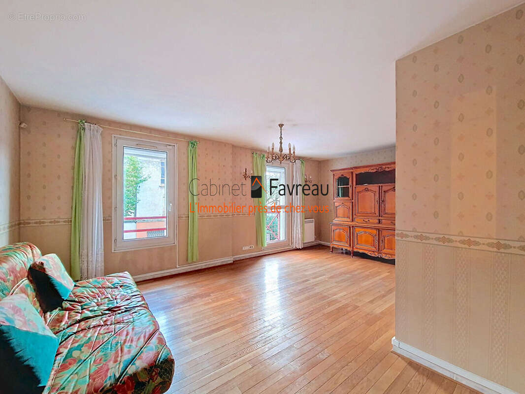 Appartement à FRESNES